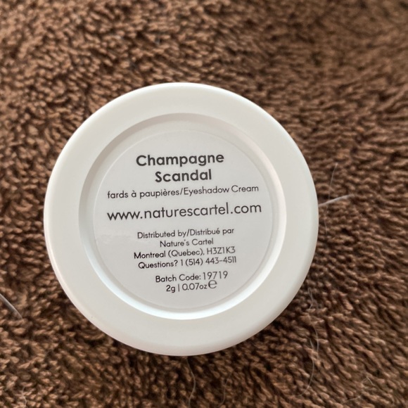 “Nature’s Cartel”. 3 pots of eyeshadow shades to wear alone or blended. - Picture 5 of 7